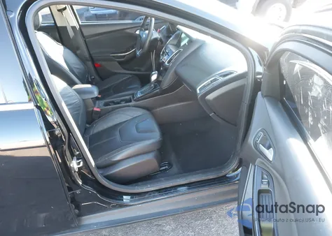 2016 Ford Focus Titanium from USA, damaged, VIN 1FADP3N28GL203371